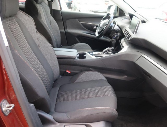 Peugeot 3008  1.5 BlueHDi 