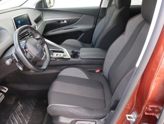 Peugeot 3008  1.5 BlueHDi 