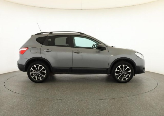 Nissan Qashqai  1.6 