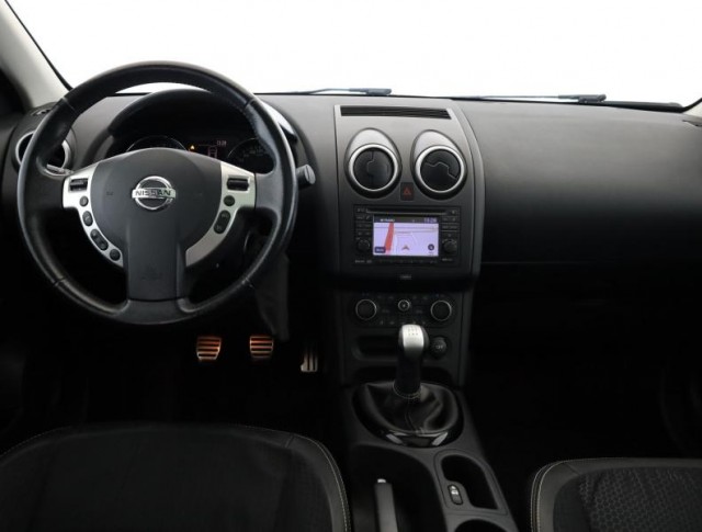 Nissan Qashqai  1.6 