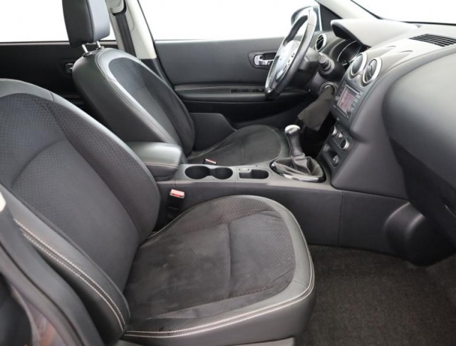 Nissan Qashqai  1.6 