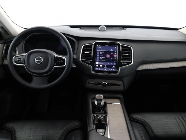 Volvo XC90  B5 AWD 