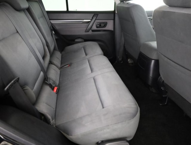 Mitsubishi Pajero  3.2 DI-D 