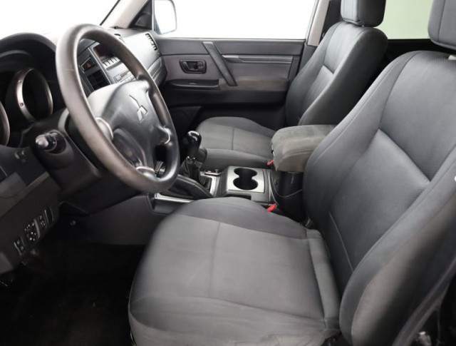 Mitsubishi Pajero  3.2 DI-D 
