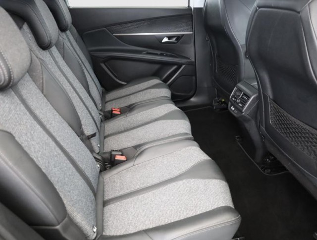 Peugeot 5008  1.5 BlueHDi 