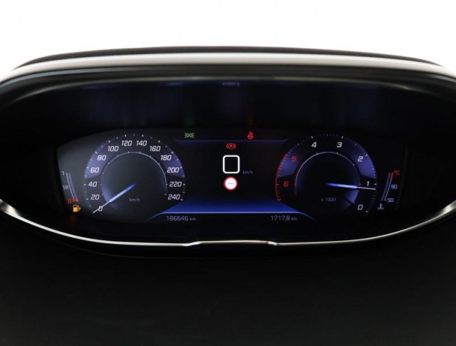 Peugeot 5008  1.5 BlueHDi 