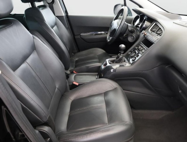 Peugeot 5008  2.0 HDI 