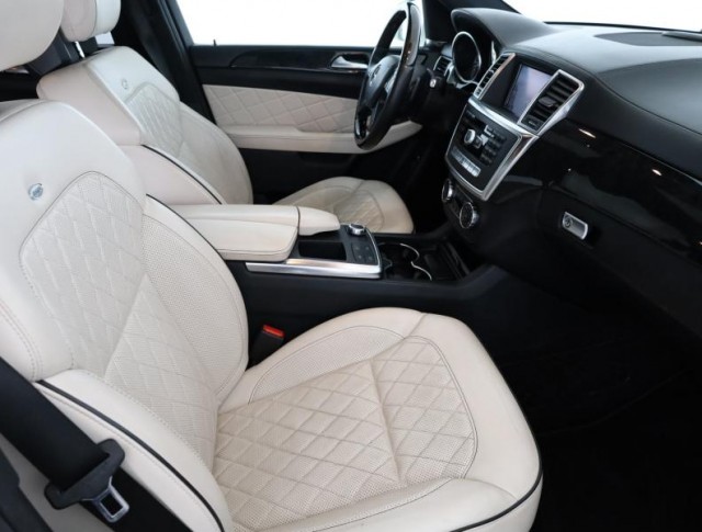 Mercedes-Benz ML  ML 350 BlueTEC 