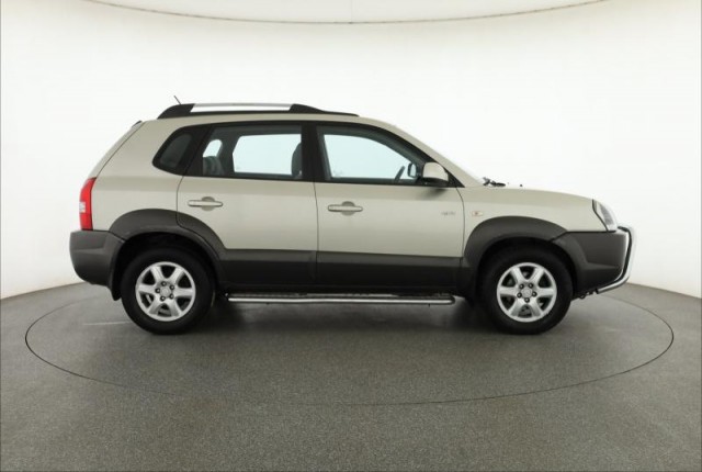 Hyundai Tucson  2.0 CRDi 