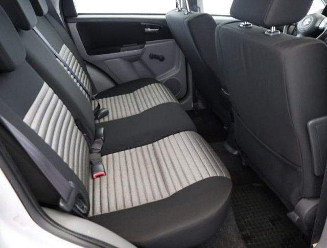 Suzuki SX4  1.6 VVT 