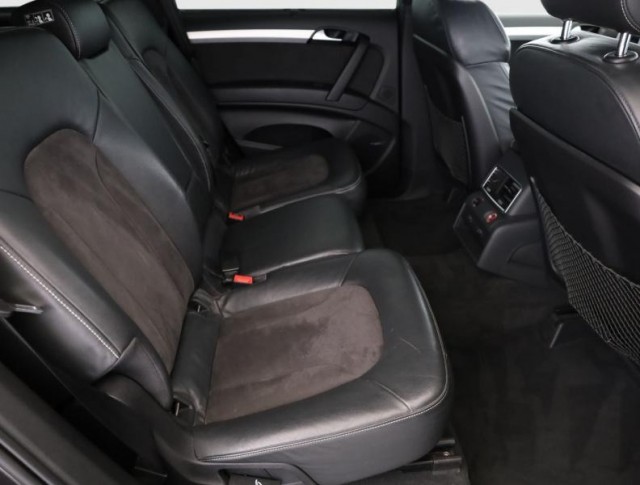Audi Q7  3.0 TDI S-Line