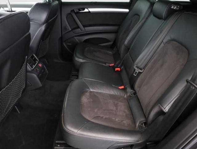 Audi Q7  3.0 TDI S-Line