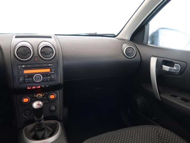 Nissan Qashqai  2.0 dCi 