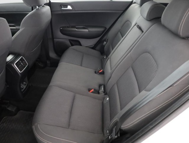 Kia Sportage  2.0 CRDi 