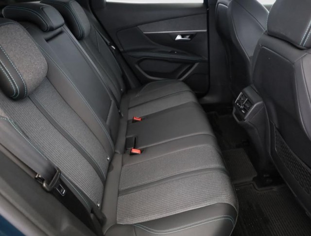 Peugeot 3008  1.5 BlueHDi 