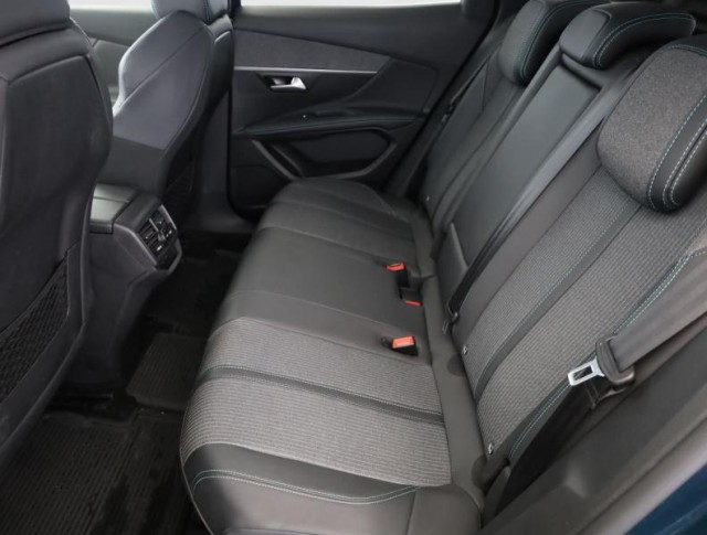 Peugeot 3008  1.5 BlueHDi 