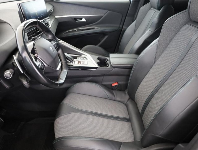 Peugeot 3008  1.5 BlueHDi 