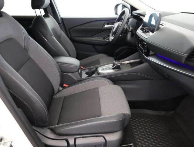 Nissan Qashqai  1.3 DIG-T MHEV N-Connecta
