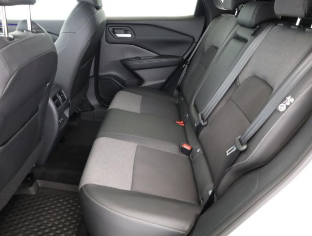 Nissan Qashqai  1.3 DIG-T MHEV N-Connecta