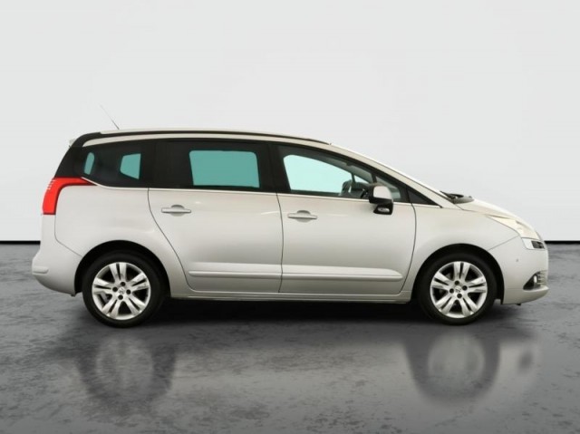 Peugeot 5008  1.6 HDi 