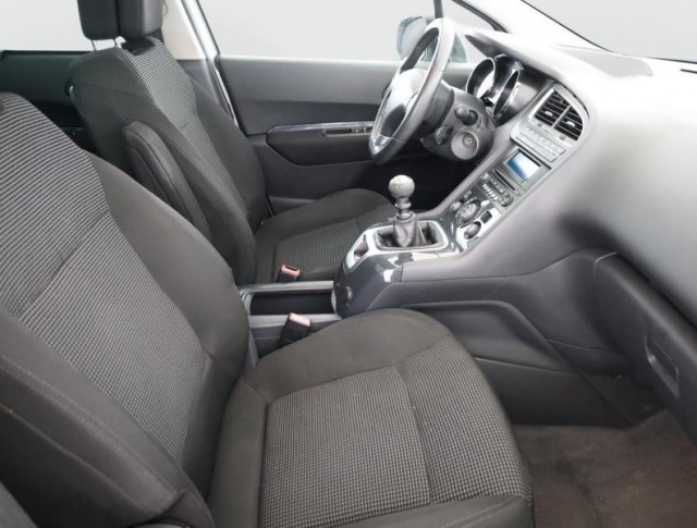 Peugeot 5008  1.6 HDi 