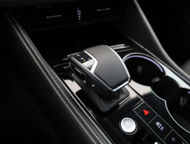 Volkswagen Touareg  3.0 TDI 