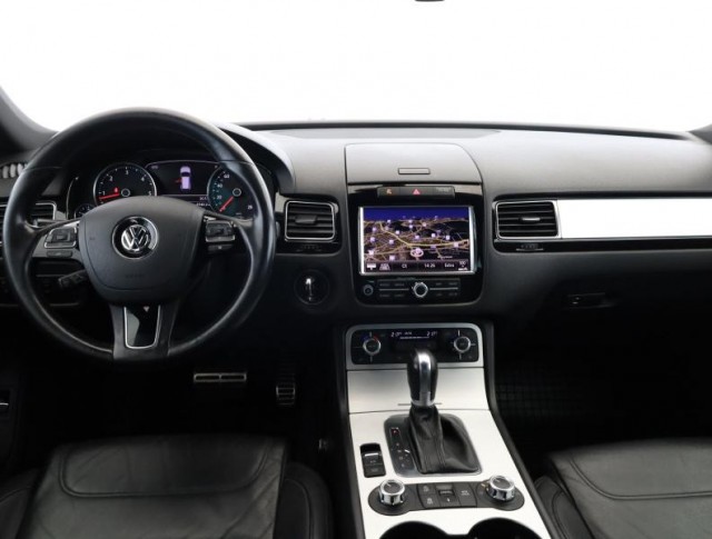 Volkswagen Touareg  3.0 TDI 