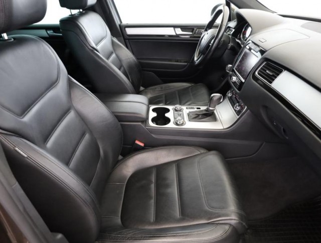Volkswagen Touareg  3.0 TDI 