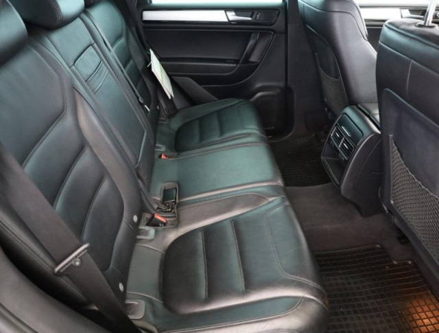 Volkswagen Touareg  3.0 TDI 