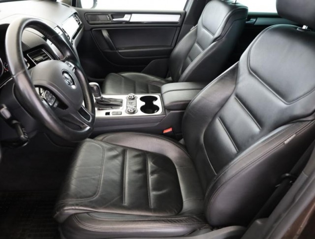 Volkswagen Touareg  3.0 TDI 