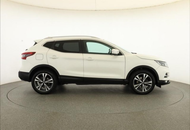 Nissan Qashqai  1.6 DIG-T 