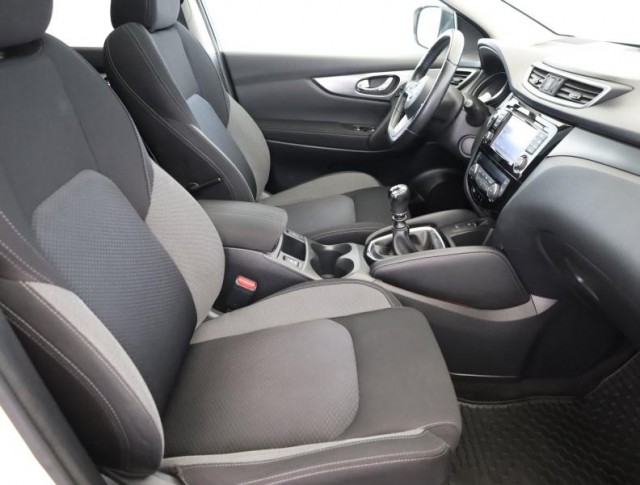 Nissan Qashqai  1.6 DIG-T 
