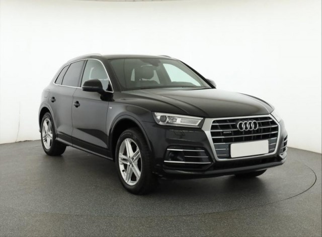 Audi Q5  2.0 TDI S line