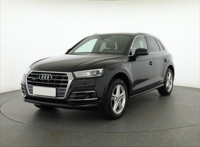 Audi Q5  2.0 TDI S line