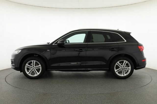 Audi Q5  2.0 TDI S line