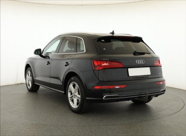 Audi Q5  2.0 TDI S line