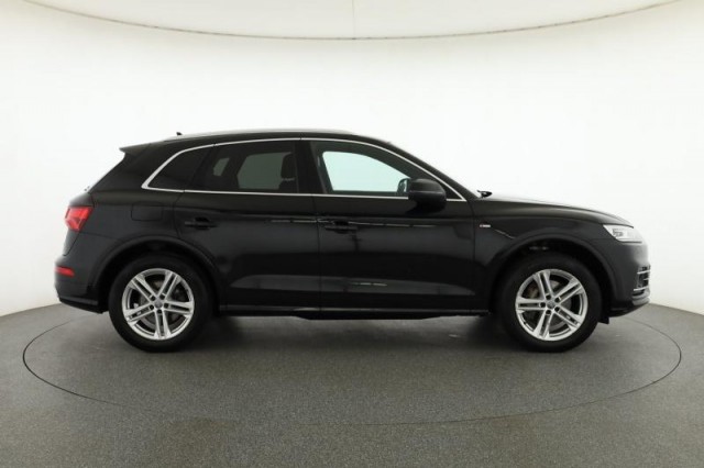 Audi Q5  2.0 TDI S line