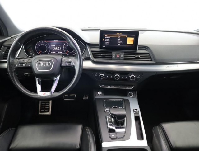 Audi Q5  2.0 TDI S line