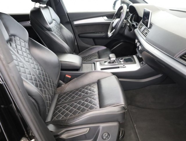 Audi Q5  2.0 TDI S line