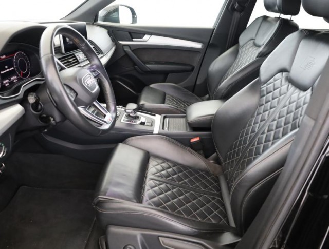 Audi Q5  2.0 TDI S line