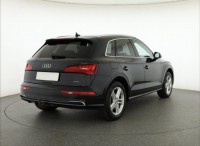 Audi Q5  2.0 TDI S line