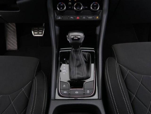 Škoda Karoq  1.5 TSI Sportline