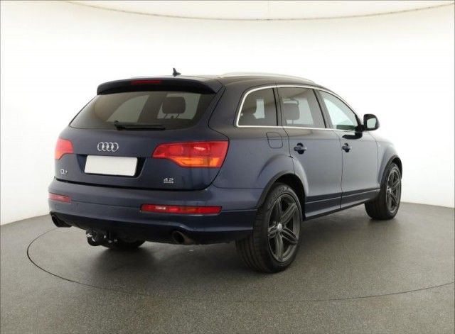 Audi Q7  4.2 FSI S-Line