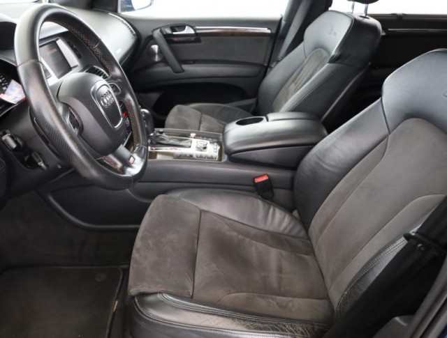 Audi Q7  4.2 FSI S-Line