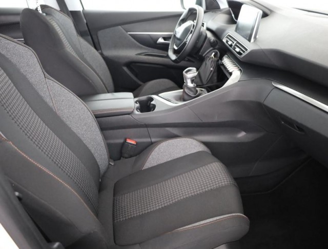 Peugeot 3008  1.2 PureTech Active Pack