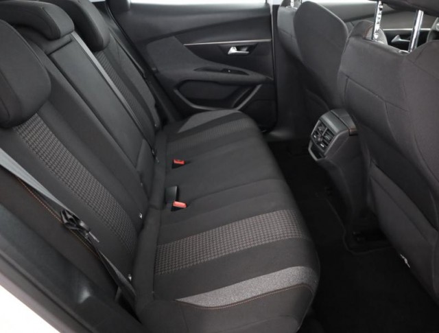 Peugeot 3008  1.2 PureTech Active Pack