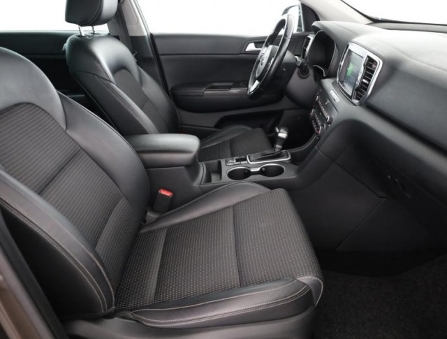 Kia Sportage  2.0 CRDi 