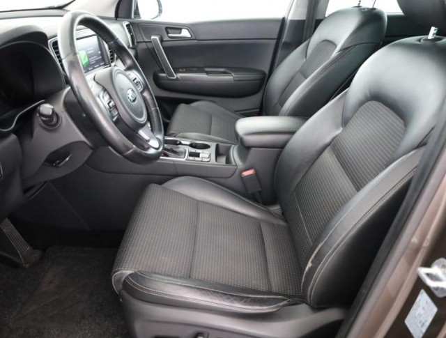 Kia Sportage  2.0 CRDi 