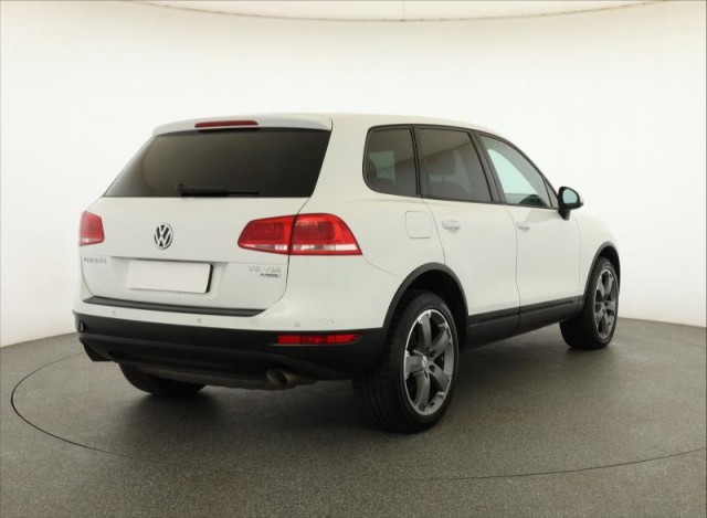 Volkswagen Touareg  3.0 TDI 
