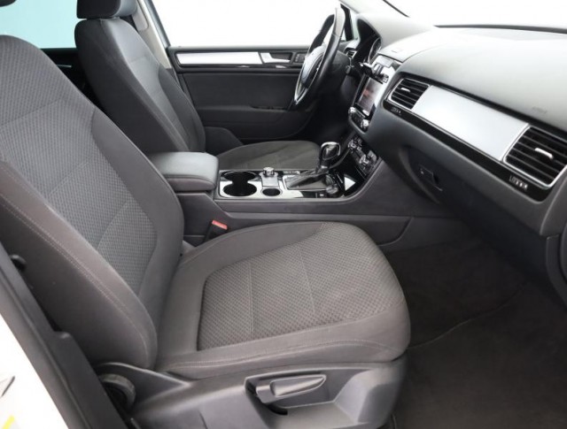 Volkswagen Touareg  3.0 TDI 